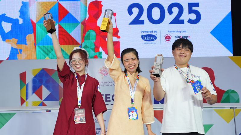 L&#x1ED9; di&#x1EC7;n nh&#xE0; s&#xE1;ng t&#x1EA1;o th&#x1EE9;c u&#x1ED1;ng xu&#x1EA5;t s&#x1EAF;c c&#x1EE7;a Vi&#x1EC7;t Nam d&#x1EF1; thi qu&#x1ED1;c t&#x1EBF;