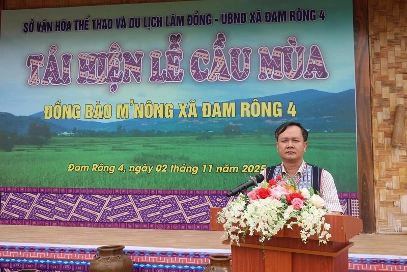 Ông Nguyễn Văn Quang – Phó Chủ tịch UBND xã Đam Rông 4, chia sẻ tại buổi lễ.