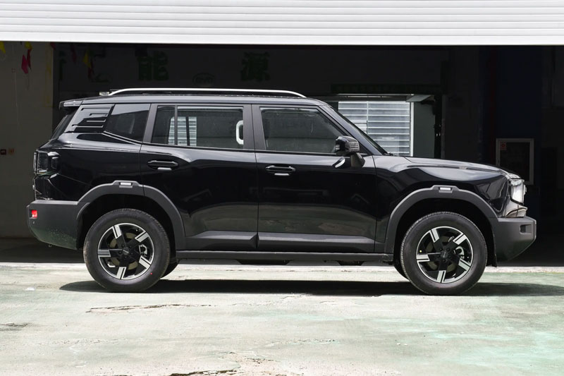 SUV địa hình công suất 590 mã lực, giá chưa tới 600 triệu đồng