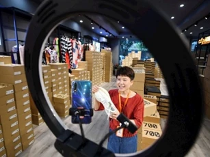 Làm sao để mua sắm online "an toàn - an tâm - an vui"?