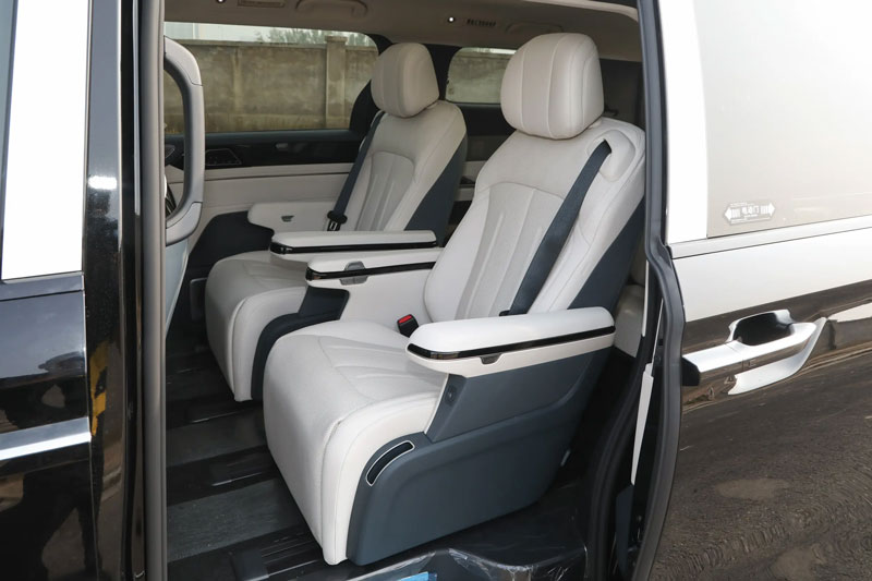 MPV hybrid hạng sang, siêu tiết kiệm xăng, giá hơn 760 triệu đồng