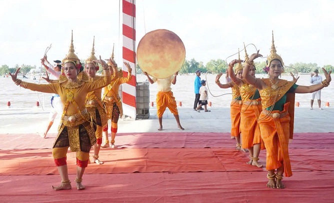 Hơn 300.000 người về dự ngày hội lớn của đồng bào Khmer - An Giang