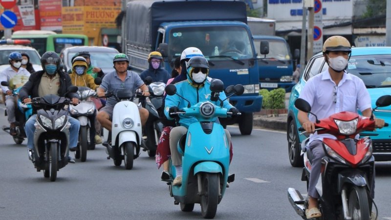 Hoán cải xe máy chạy xăng sang điện: Khi ý tưởng ‘xanh’ gặp bài toán kỹ thuật và pháp lý