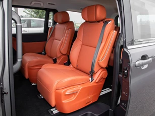 Xe MPV 4 tuỳ chọn động cơ, nội thất sang chảnh, giá gần 630 triệu đồng