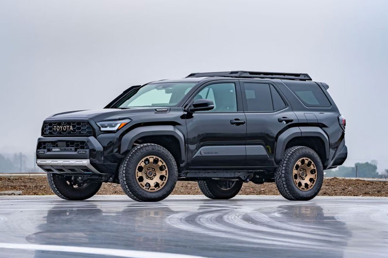 SUV địa hình của Toyota chốt giá gần 1,1 tỷ đồng