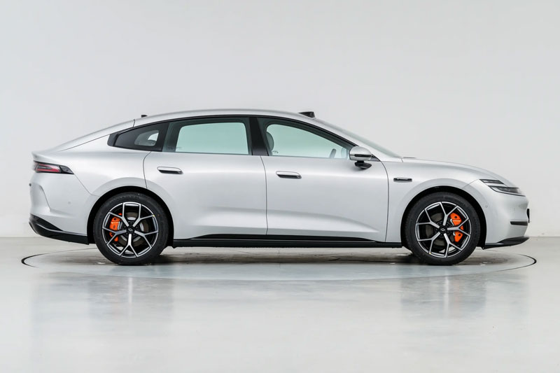 Xe hạng D công suất 286 mã lực, giá hơn 400 triệu đồng, cạnh tranh với Toyota Camry