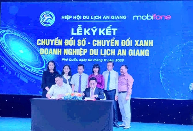 Các đại biểu ký kết 