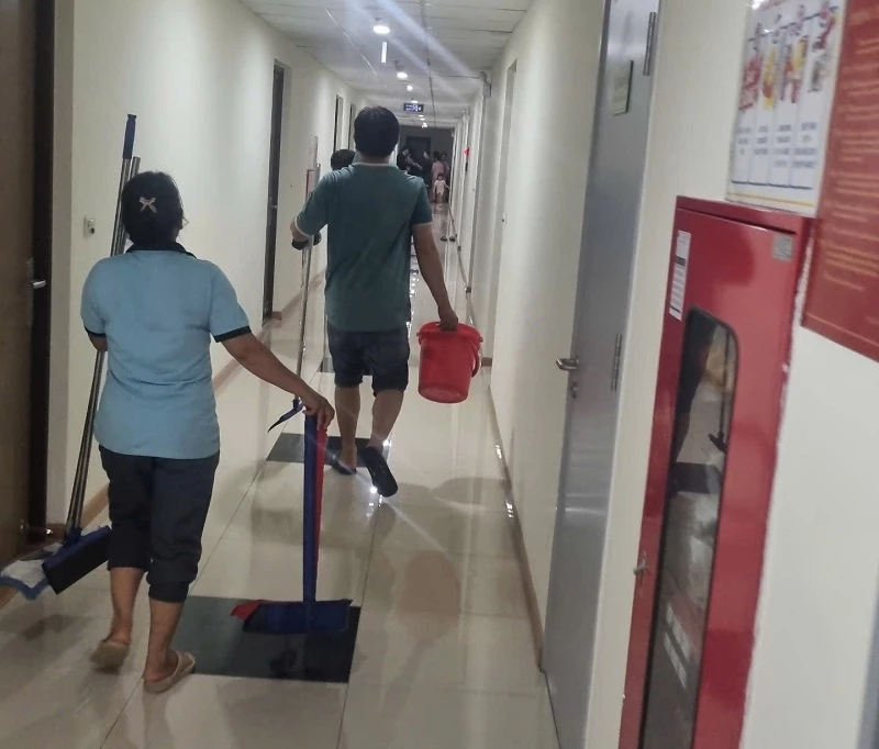 dân IEC Residences Quy Nhơn đoàn kết, đồng lòng cùng ban quản lý vượt qua cơn bão số 13.