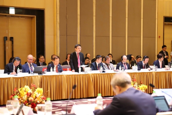 Doanh nghi&#x1EC7;p mong ch&#x1EDD; &#x111;&#x1ED9;t ph&#xE1; v&#x1EC1; th&#x1EC3; ch&#x1EBF;