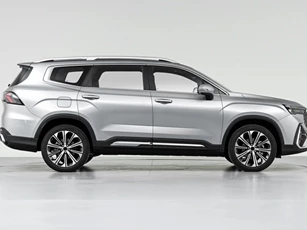 SUV 7 chỗ động cơ tăng áp, giá gần 500 triệu đồng