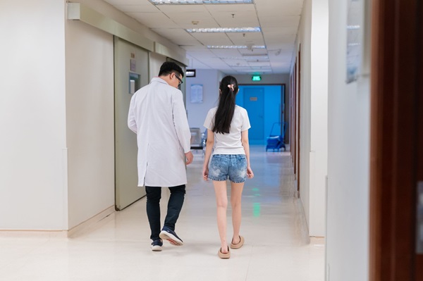 Bệnh nhi đầu tiên tại Việt Nam được thay thành công khớp háng bằng công nghệ in 3D