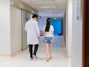 Bệnh nhi đầu tiên tại Việt Nam được thay thành công khớp háng bằng công nghệ in 3D