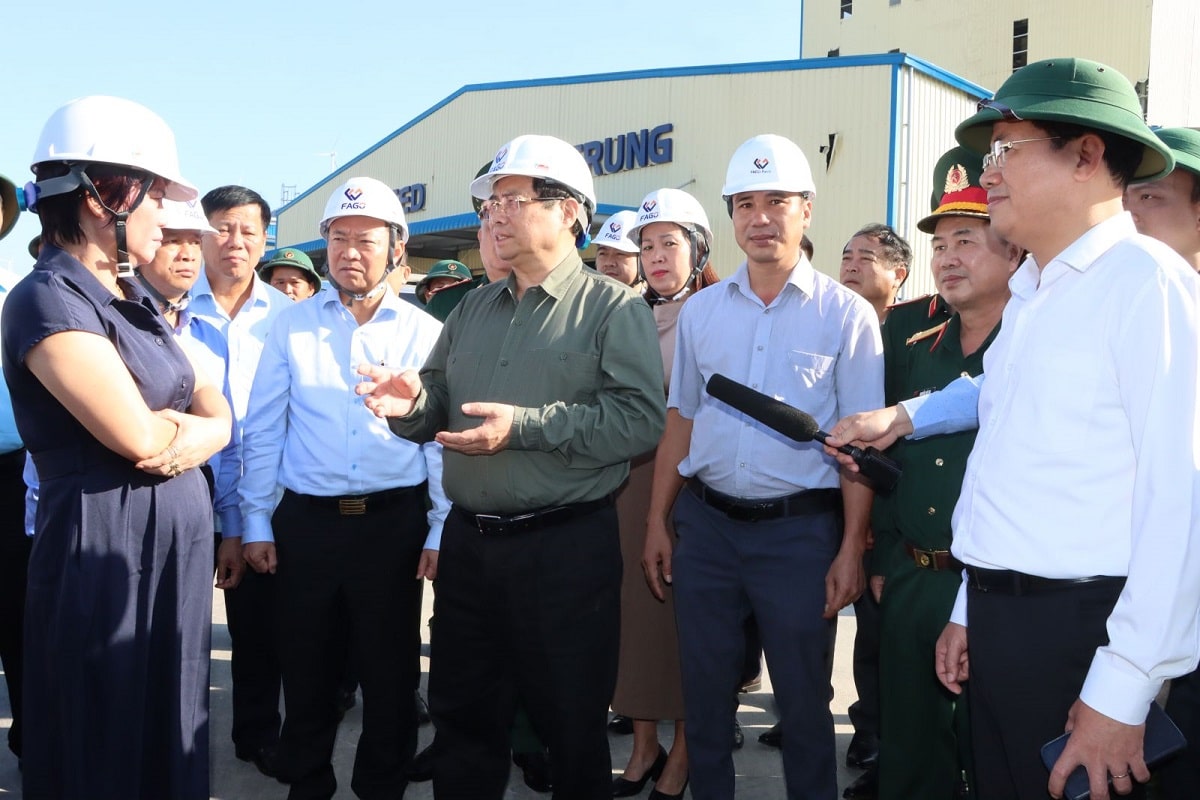 Thủ tướng: Nhanh chóng khôi phục sản xuất sau bão, không để đứt gãy chuỗi cung ứng