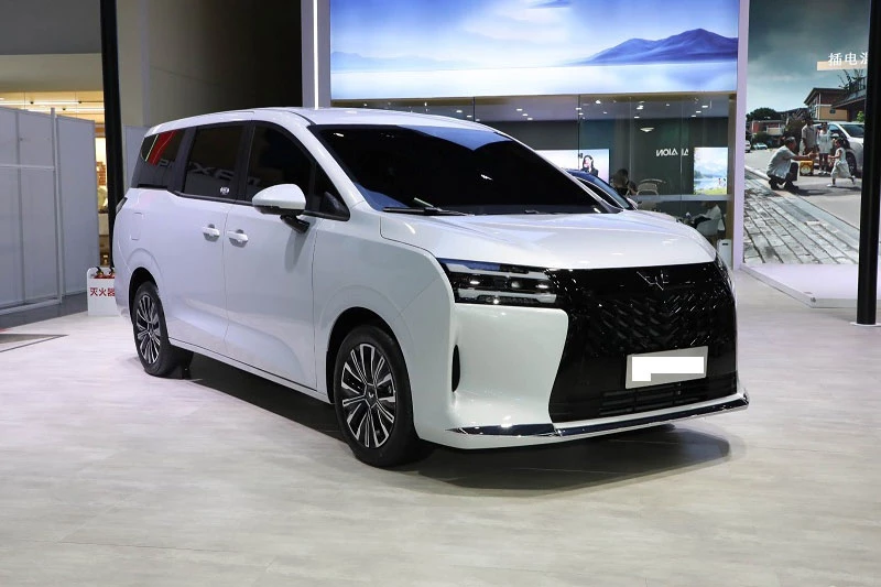 Wuling Xingguang 730 2026.