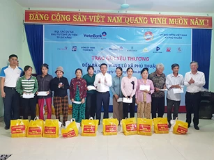 Đà Nẵng: PIIP và VietinBank đến với người dân vùng lũ Vu Gia, Phú Thuận