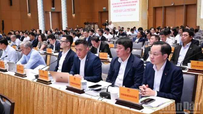 Các đại biểu tham dự phiên họp. (Ảnh: TRẦN HẢI). Các đại biểu tham dự phiên họp. (Ảnh: TRẦN HẢI).