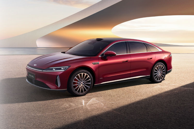 Xe sedan hạng D công suất 639 mã lực, nội thất sang chảnh, giá 675 triệu đồng