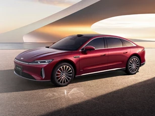 Xe sedan hạng D công suất 639 mã lực, nội thất sang chảnh, giá 675 triệu đồng