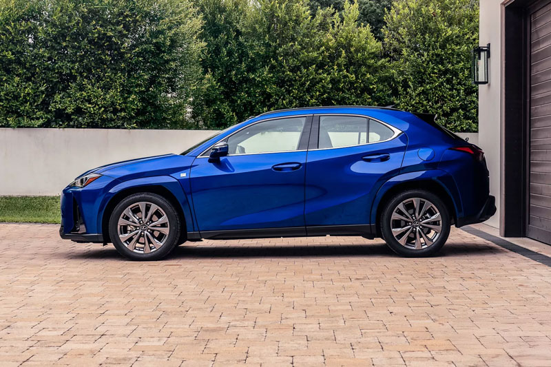 Lexus gây tranh cãi khi ra mắt UX 2026, giá hơn 1 tỷ đồng