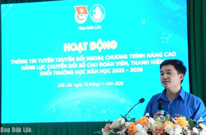 Báo cáo viên thông tin tuyên truyền đối ngoại. Ảnh: Báo Đắk Lắk.