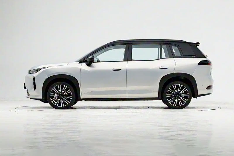 SUV hạng C siêu tiết kiệm xăng, giá hơn 400 triệu đồng