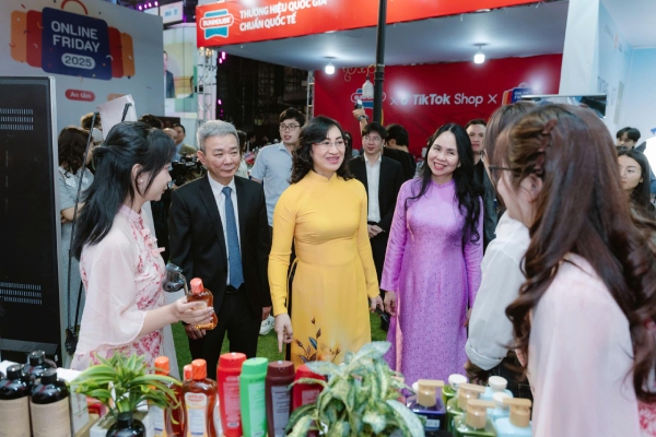 Sao Thái Dương đồng hành cùng Online Friday 2025 kiến tạo niềm tin số