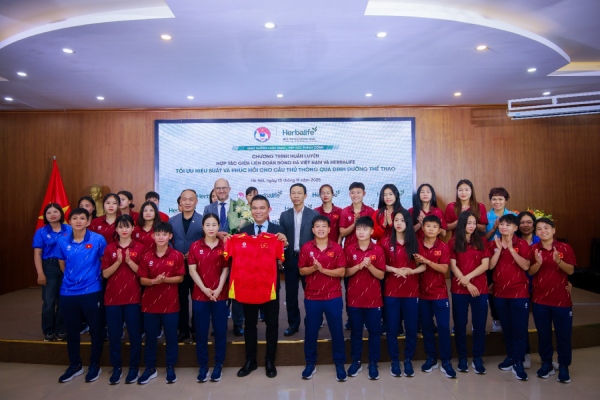 Herbalife Việt Nam phối hợp VFF đào tạo dinh dưỡng cho cầu thủ bóng đá