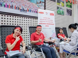 Gần 200 tình nguyện viên hiến máu nhân đạo