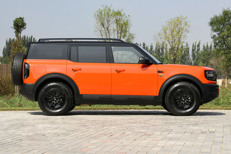 SUV địa hình công suất 451 mã lực, thiết kế hầm hố, giá hơn 850 triệu đồng