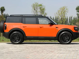 SUV địa hình công suất 451 mã lực, thiết kế hầm hố, giá hơn 850 triệu đồng