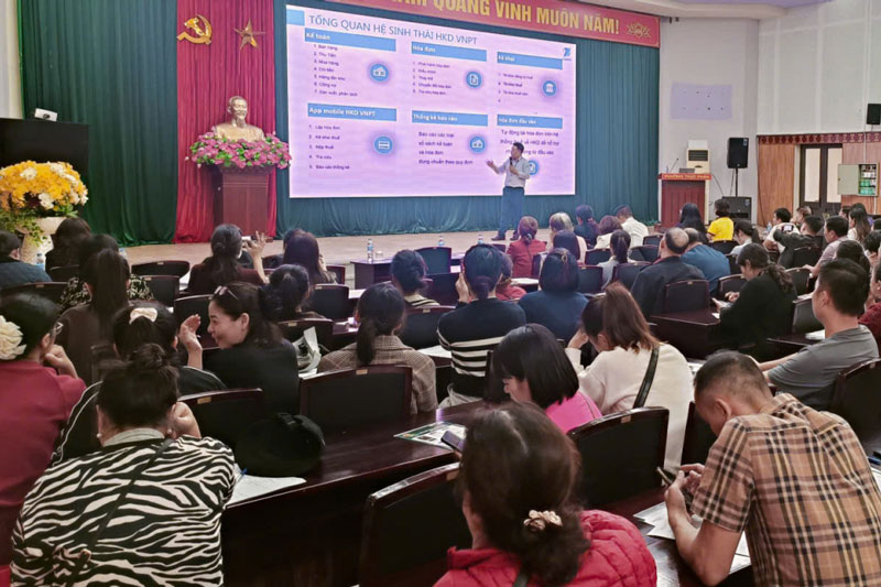 Cao Bằng: Hơn 2.600 hộ kinh doanh được hỗ trợ chuyển đổi từ thuế khoán sang thuế kê khai