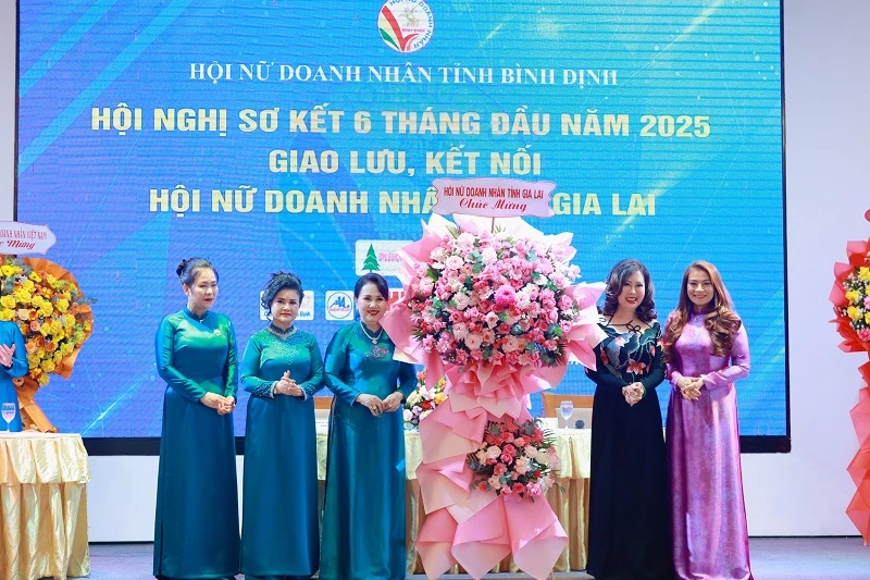 Hội Nữ doanh nhân tỉnh Gia Lai (cũ) giao lưu kết nối với Hội Nữ doanh nhân tỉnh Bình Định (cũ) dịp sơ kết 6 tháng đầu năm 2025. Hội Nữ doanh nhân tỉnh Gia Lai (cũ) giao lưu kết nối với Hội Nữ doanh nhân tỉnh Bình Định (cũ) dịp sơ kết 6 tháng đầu năm 2025.