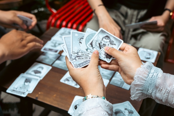 ‘Sử Tếu’ mang tiếng cười vào từng trang sách