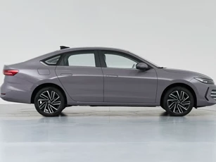 Xe sedan hạng C thiết kế cá tính, giá gần 330 triệu đồng, so kè với Toyota Corolla