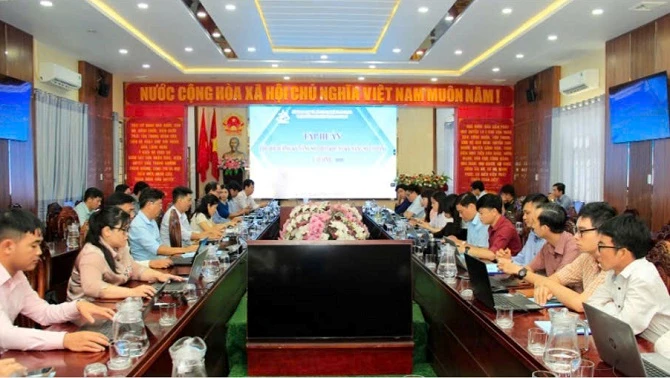 Việc tổ chức lớp bồi dưỡng góp phần nâng cao năng lực số cho đội ngũ cán bộ tỉnh An Giang, đáp ứng yêu cầu chuyển đổi số trong giai đoạn mới. Việc tổ chức lớp bồi dưỡng góp phần nâng cao năng lực số cho đội ngũ cán bộ tỉnh An Giang, đáp ứng yêu cầu chuyển đổi số trong giai đoạn mới.