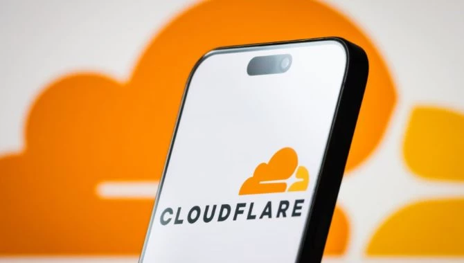 Hiển thị của Cloudflare trên điện thoại. Ảnh: Internet. Hiển thị của Cloudflare trên điện thoại. Ảnh: Internet.