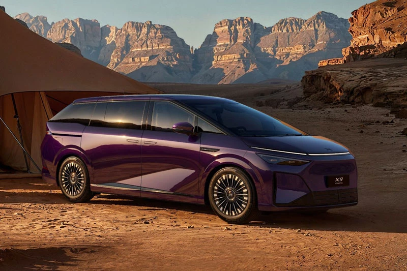 Xpeng X9 Extended Range Edition 2026. Xpeng X9 Extended Range Edition 2026.