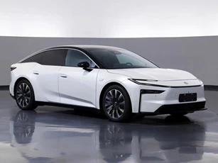 Toyota giới thiệu xe sedan dài hơn 5,1 mét, công suất 278 mã lực