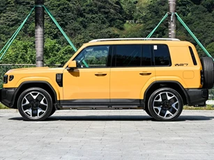 SUV địa hình mạnh 449 mã lực, giá gần 750 triệu đồng