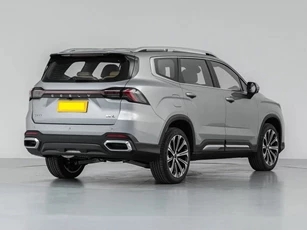 SUV 7 chỗ động cơ tăng áp, giá chưa tới 400 triệu đồng