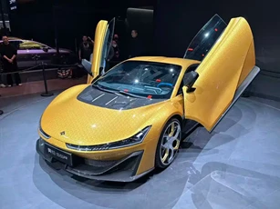 Siêu xe công suất 1.225 mã lực, tăng tốc 0-100 km/h trong 1,9 giây, giá hơn 5,5 tỷ đồng