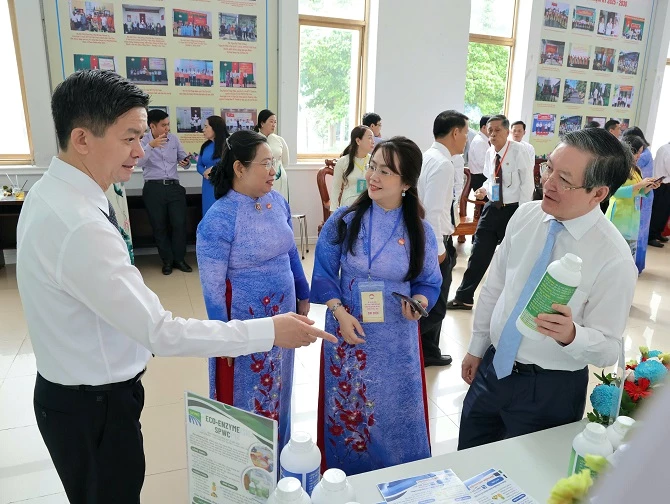 Các đại biểu bên lề Đại hội