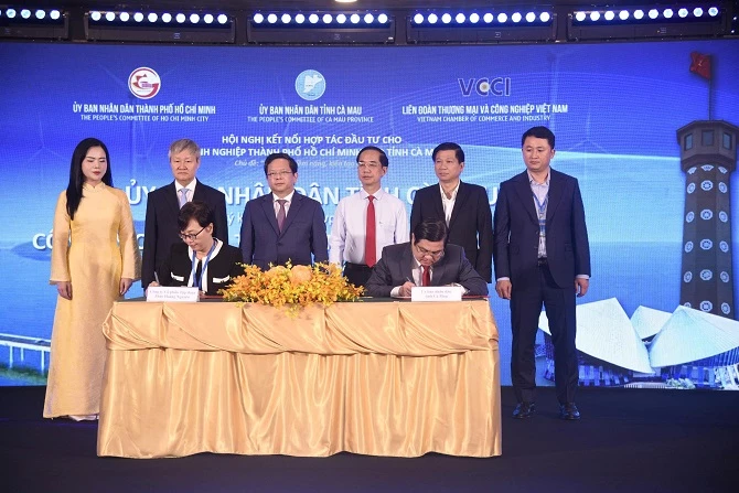 UBND tỉnh Cà Mau ký kết hợp tác với doanh nghiệp TP.HCM về đầu tư các dự án phát triển kinh tế trên địa bàn Cà Mau UBND tỉnh Cà Mau ký kết hợp tác với doanh nghiệp TP.HCM về đầu tư các dự án phát triển kinh tế trên địa bàn Cà Mau