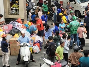 TP Hồ Chí Minh mở thêm điểm tiếp nhận hàng cứu trợ đồng bào miền Trung