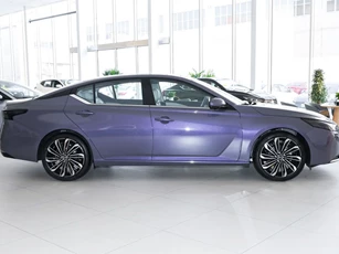 Nissan giới thiệu xe sedan hạng D giá hơn 500 triệu đồng, cạnh tranh với Toyota Camry