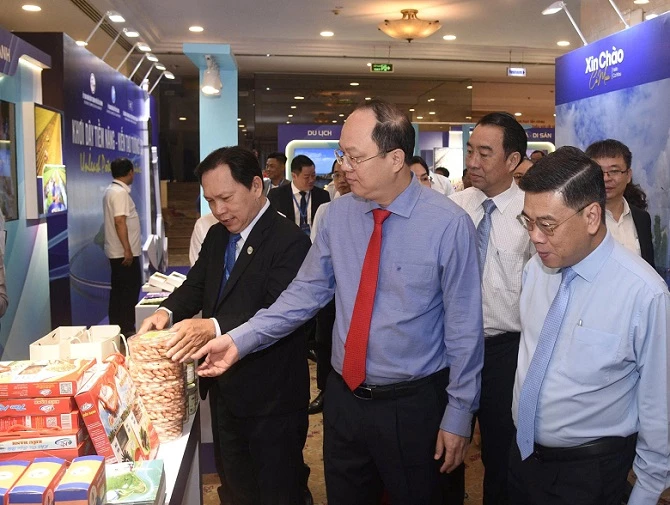 Lãnh đạo UBND TP Hồ Chí Minh Lãnh đạo UBND TP Hồ Chí Minh