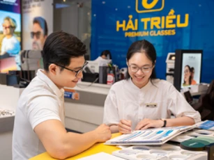 Kính Hải Triều: Địa chỉ uy tín mua mắt kính hàng hiệu