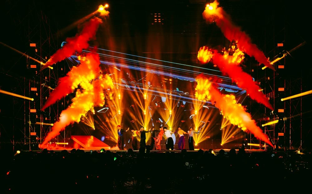 batch_Màn trình diễn Gương vỡ làm lành khuấy động không khí tại Công diễn 3