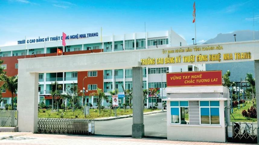 Trường Cao đẳng Kỹ thuật Công nghệ Nha Trang.