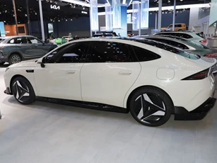 Xe sedan hạng D trang bị tiên tiến, giá gần 560 triệu đồng